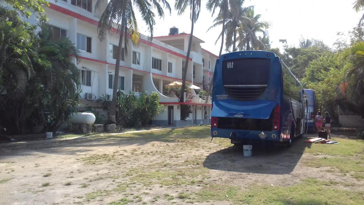Lázaro Cárdenas Delfin Playa Azul酒店 外观 照片
