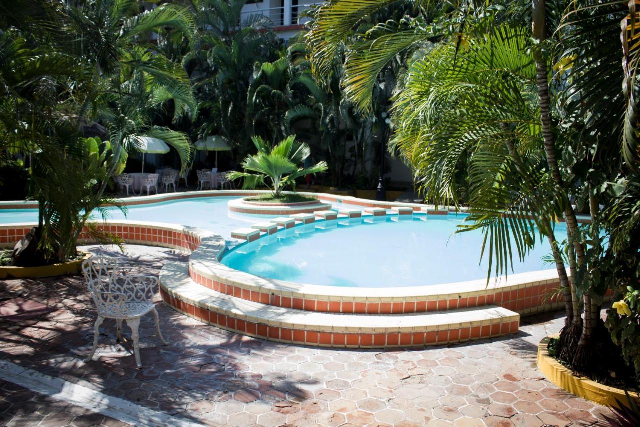 Lázaro Cárdenas Delfin Playa Azul酒店 外观 照片